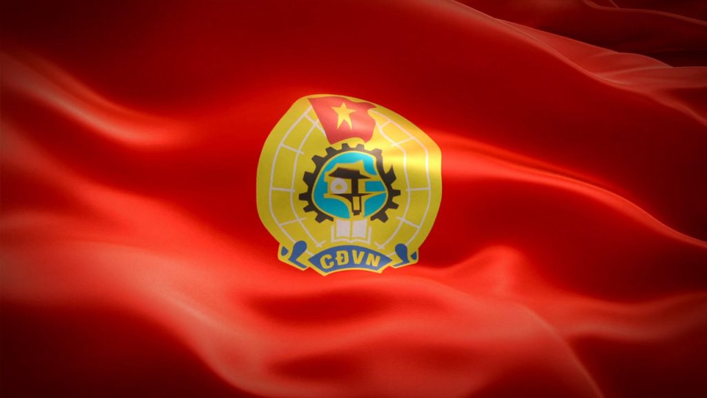 Chào cờ với bài Công đoàn ca